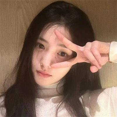 裹头巾的女人